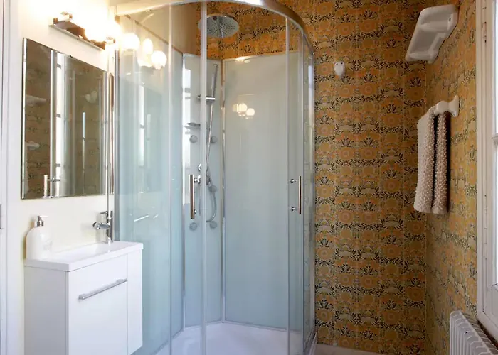 بيت للعطل Maison De Maitre A # Jacuzzi