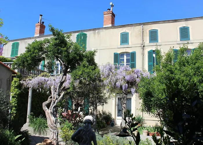 بيت للعطل Maison De Maitre A # Jacuzzi