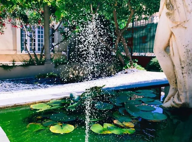 بيت للعطل Maison De Maitre A # Jacuzzi